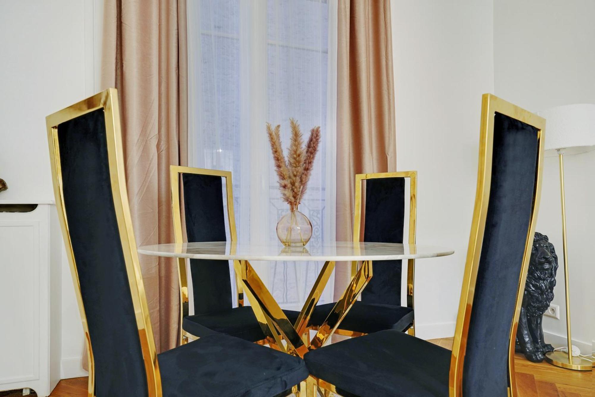 Appartement Prestigieux 2 Pieces Champs-elysees George V