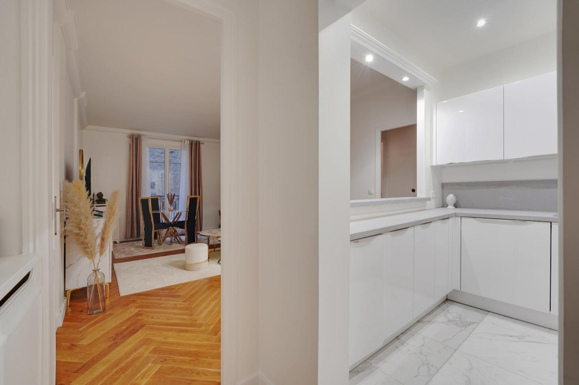 Apartment Prestigieux 2 Pieces Champs-elysees George V *